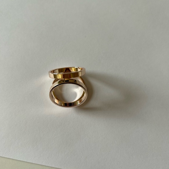 Rose gold tone interlocking scarf ring model sculptural design - Picture 2 of 5